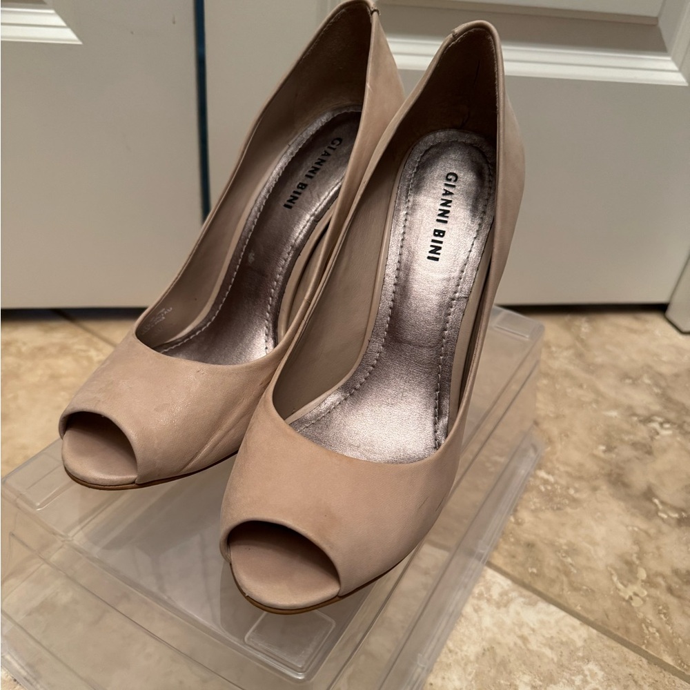 Gianni Bini Leather, Peep Toe Heels - Picture 2 of 6